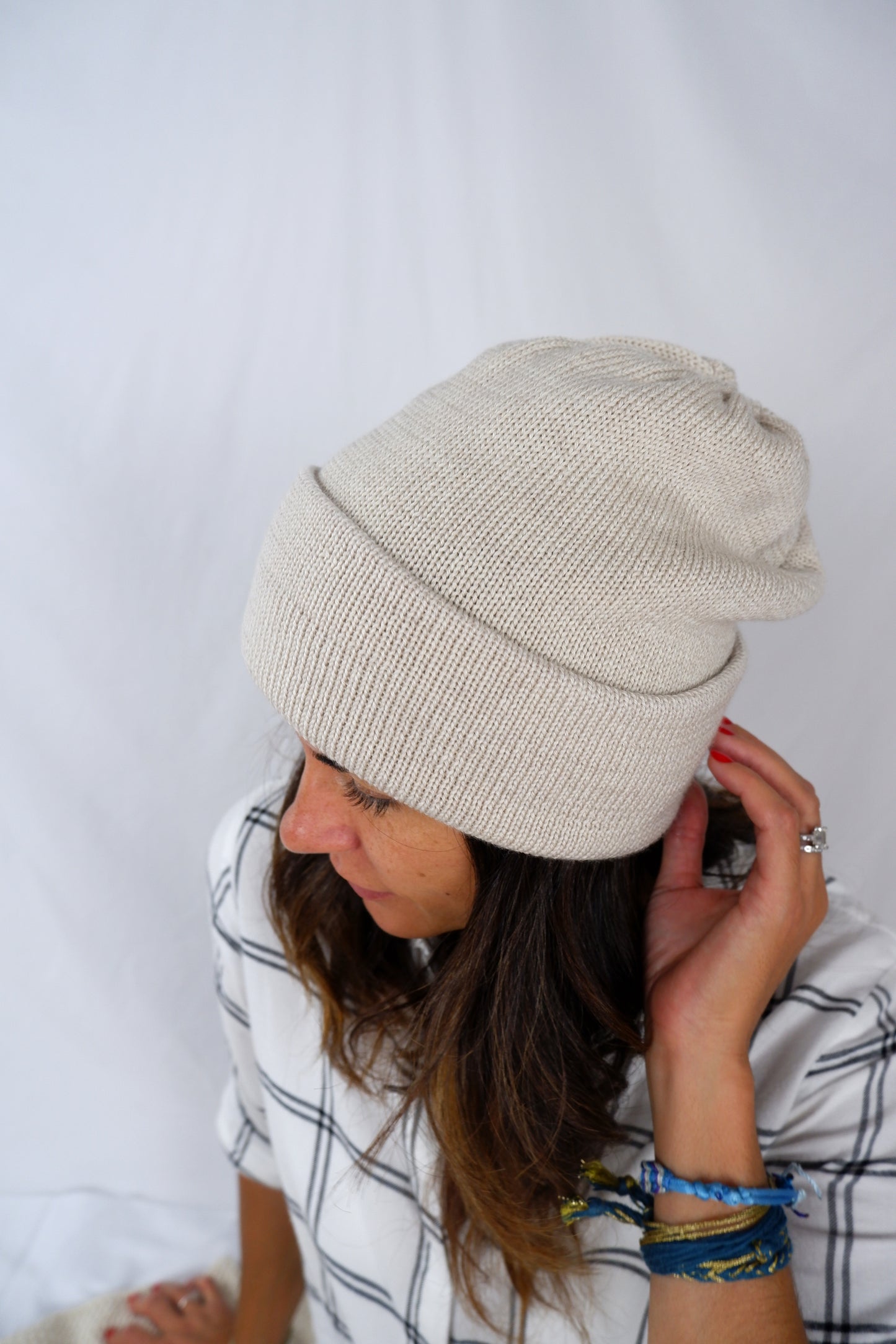 Reversible hat (small stripes)