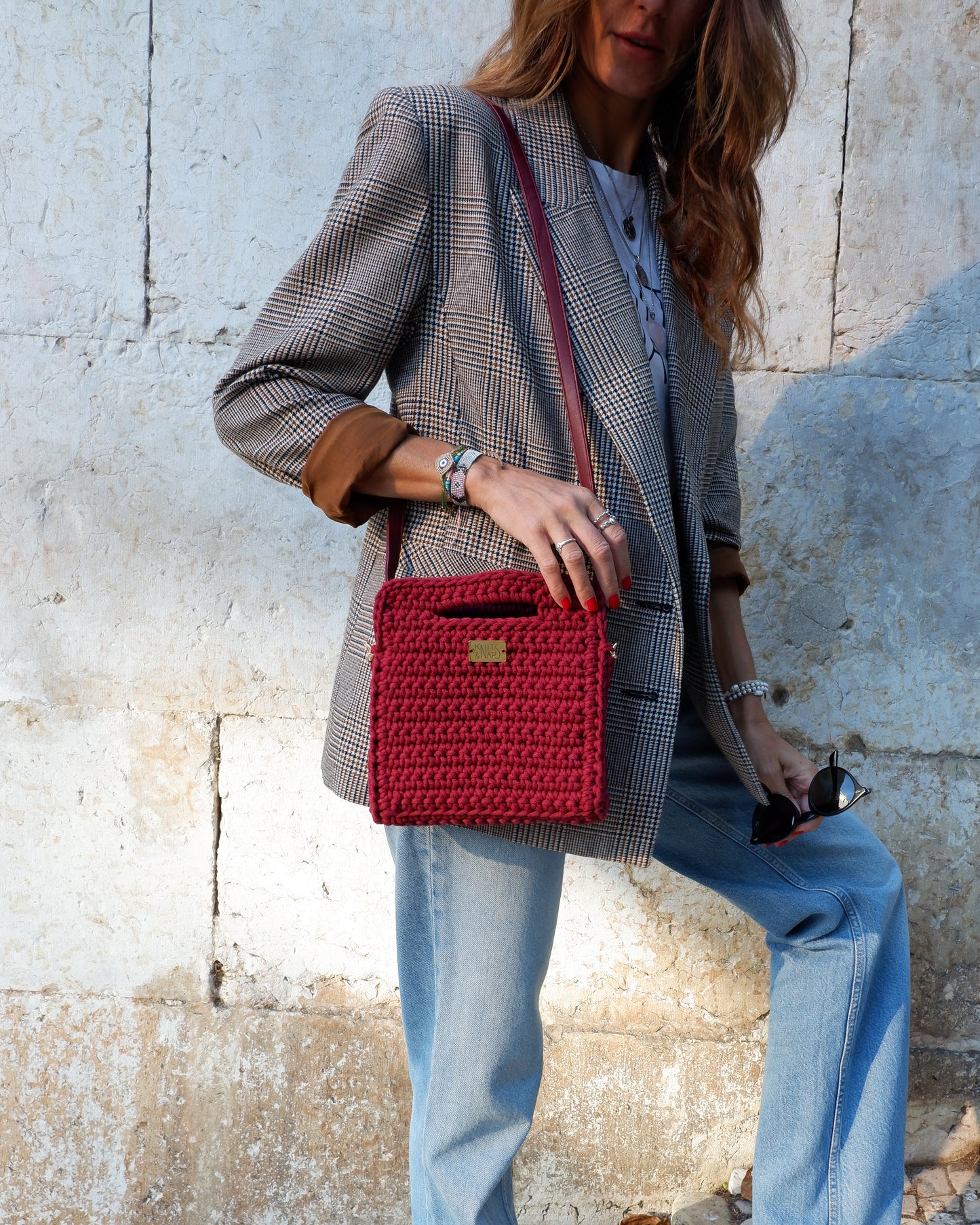 CARLOTTA - wine red