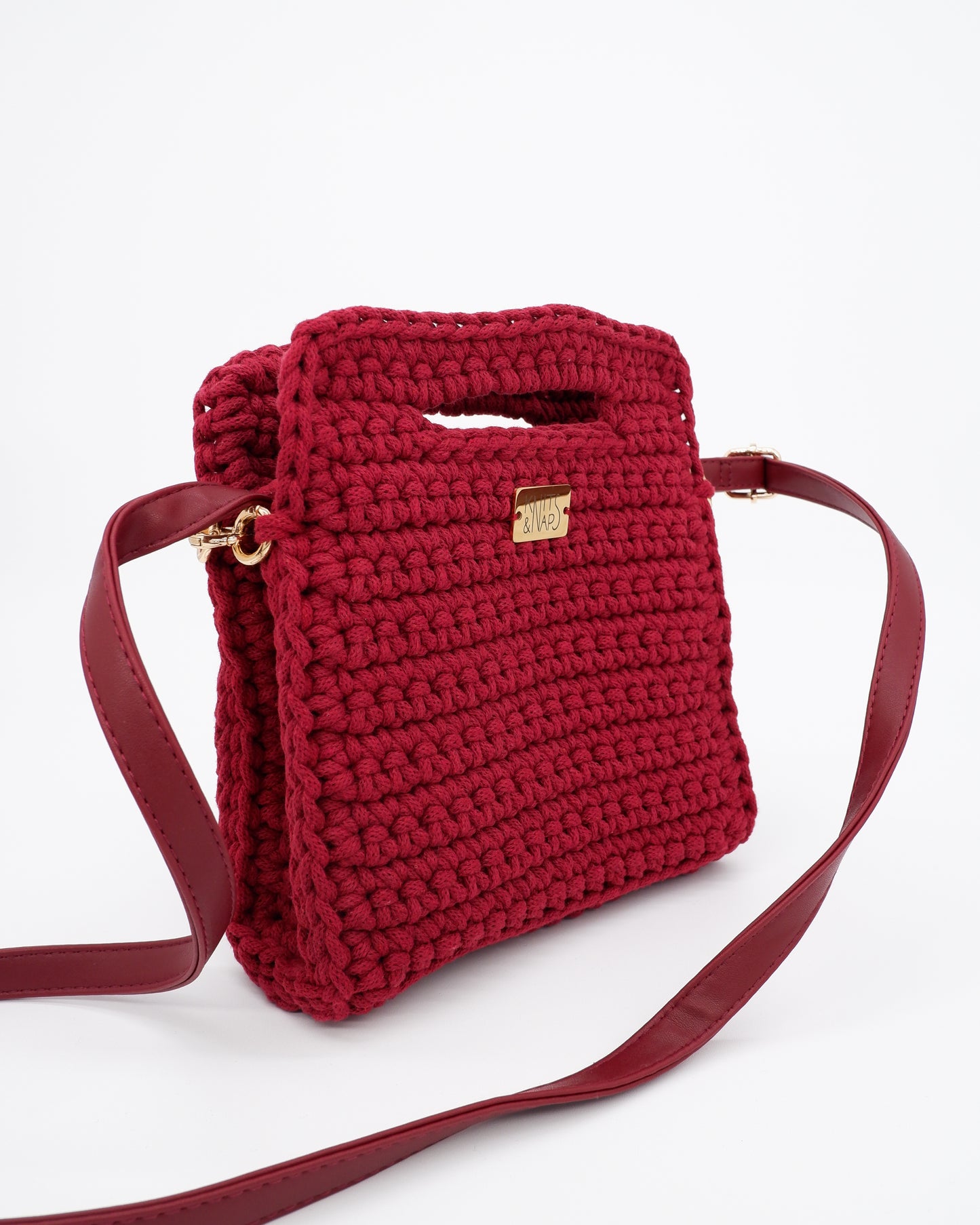 CARLOTTA - wine red