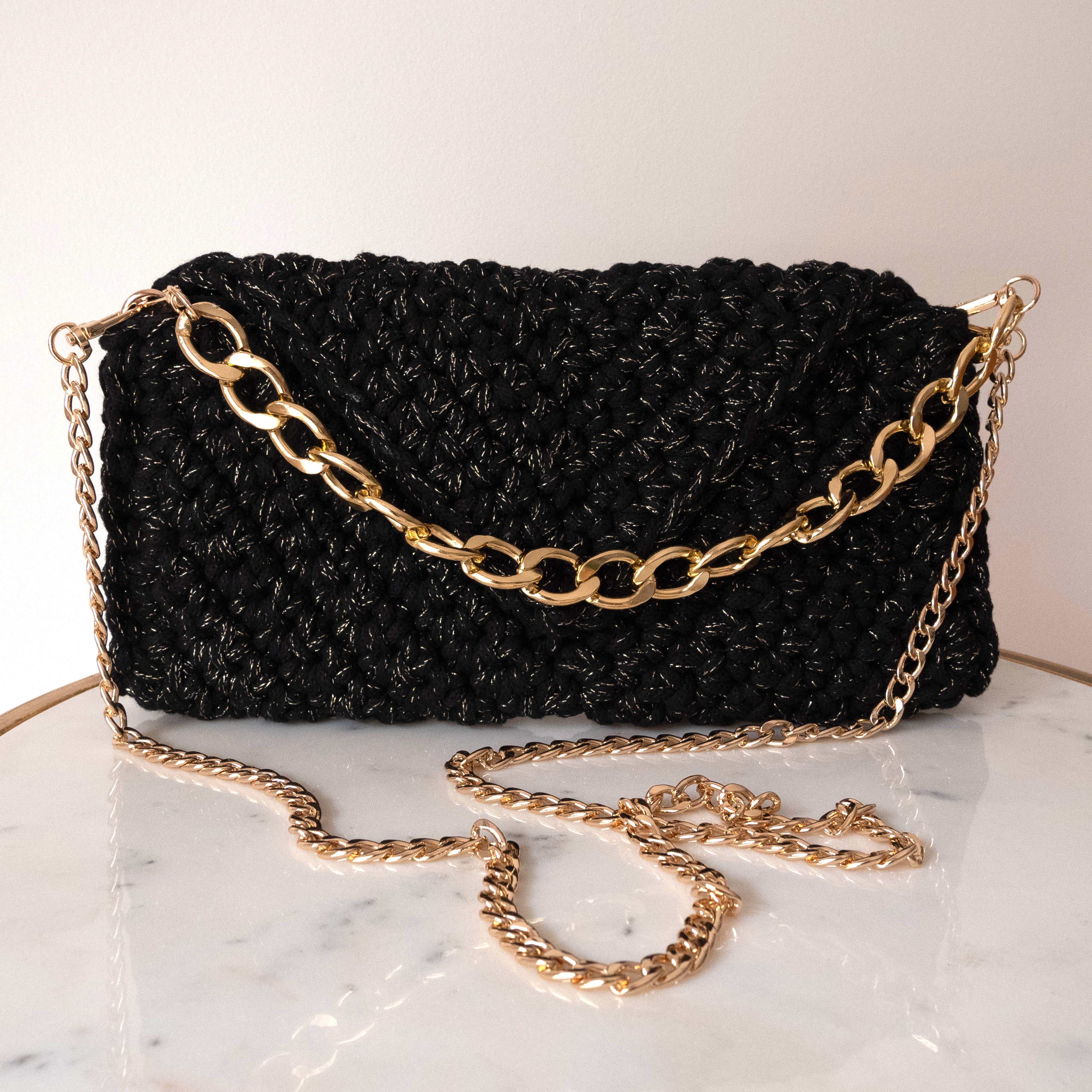 V clutch outlet bag